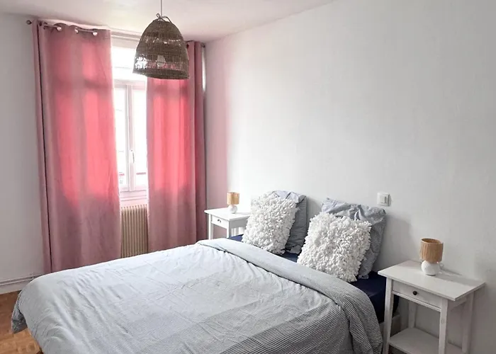 Vue Parc Montjuzet Avec Garage