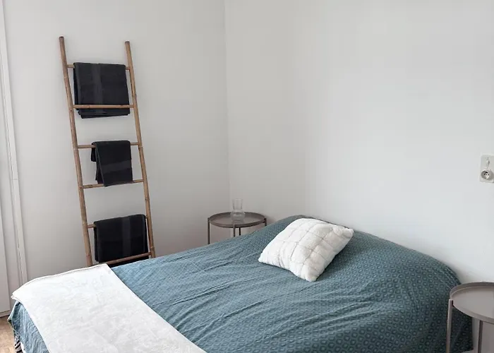 Vue Parc Montjuzet Avec Garage